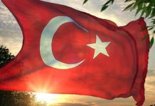 Vatana ahlakla sahip çıkılır!