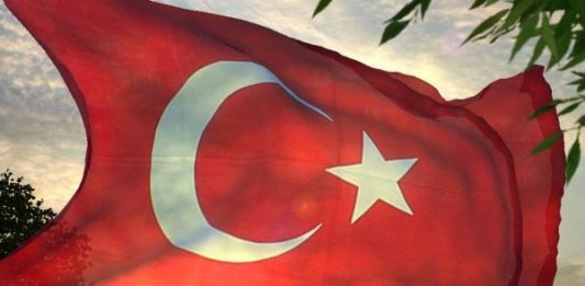 Vatana ahlakla sahip çıkılır!